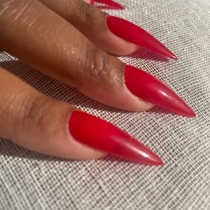 Red press on nails
